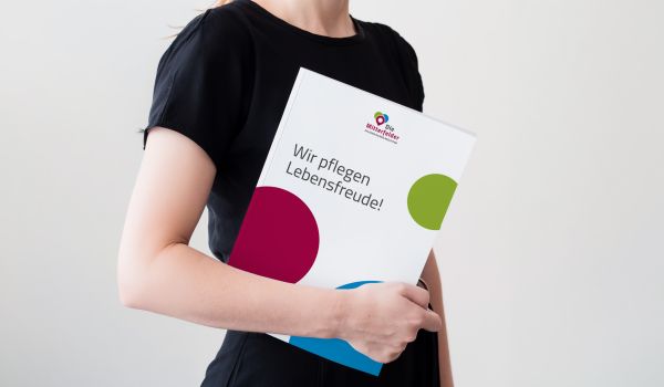 Überarbeitetes Branding für die Münchener Mitterfelder gGmbH von der Marken- und Designagentur das formt.