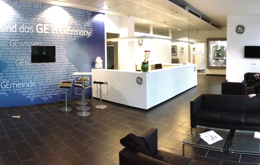 Foyer von GE Healthcare in München - Corporate Architecture und Branddesign der Agentur das formt in München